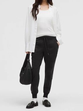 Lululemon Mid-Rise Jogger Full Length